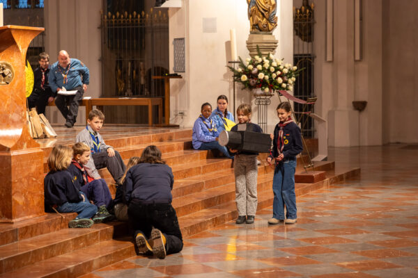 Friedenslicht 2025 - Gottesdienst im Münchner Dom