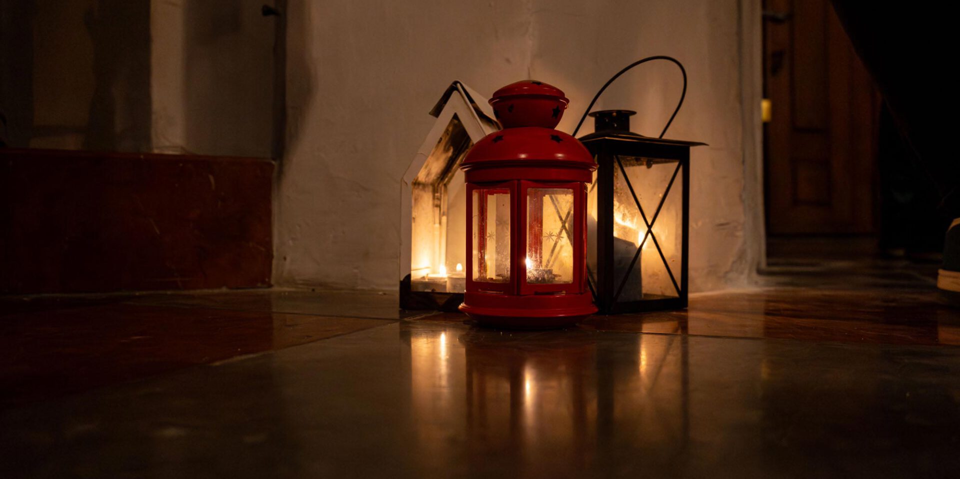 28.03.2020 Altarbereich Deckengemälde von hinten